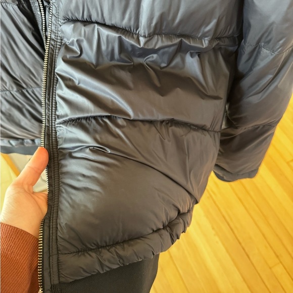 Gap Maternity Puffer Jacket - Picture 3 of 4